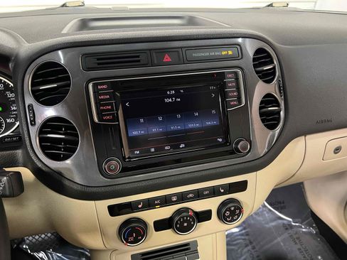Used 2017 Volkswagen Tiguan Wolfsburg Edition FWD image 6
