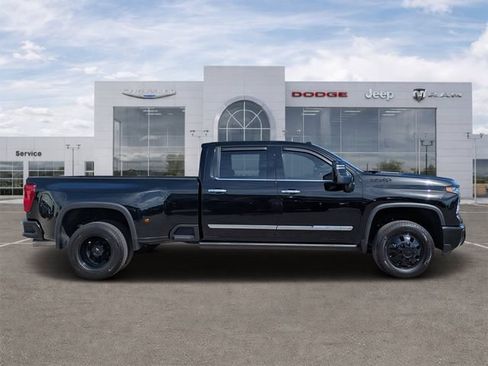 Used 2025 Chevrolet Silverado 3500 High Country w/ High Country Premium Package AWD/4WD image 2