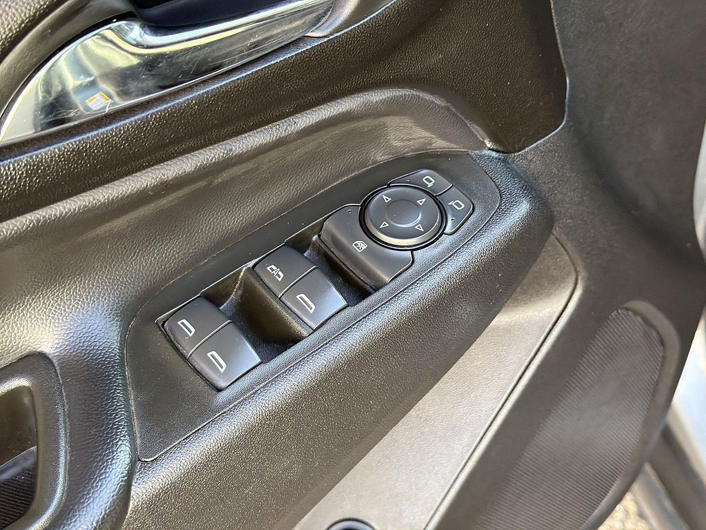 Used 2024 Chevrolet Equinox LT FWD image 21