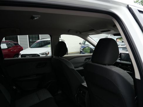 Used 2021 Nissan Rogue S AWD/4WD image 24