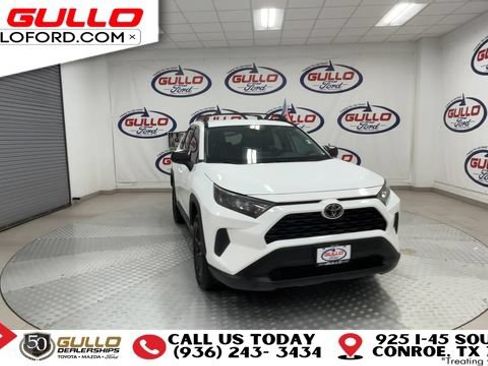 Used 2021 Toyota RAV4 LE AWD/4WD image 4
