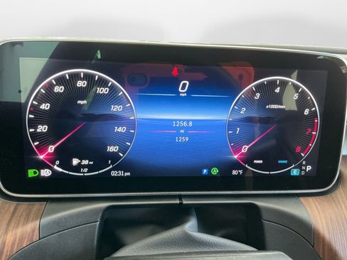 Used 2024 Mercedes-Benz C 300 Sedan image 12