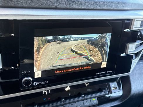 Used 2022 Toyota Tundra SR5 w/ SR5 Convenience Package image 16