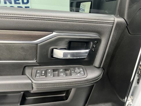 Used 2025 RAM 2500 Laramie AWD/4WD image 13