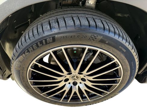 Certified 2025 Mercedes-Benz GLC 300 4MATIC image 25