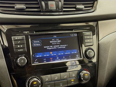 Used 2021 Nissan Rogue Sport S image 14