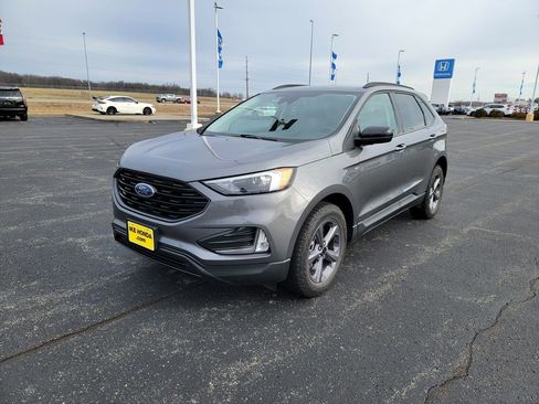 Used 2023 Ford Edge SEL w/ Sport Appearance Package image 7