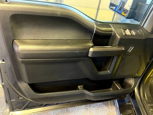 Used 2019 Ford F150 XLT w/ Equipment Group 302A Luxury image 26