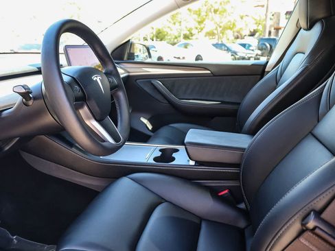 Used 2025 Tesla Model Y Performance AWD/4WD image 17