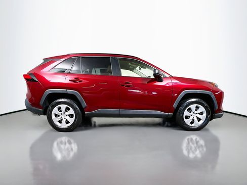 Used 2021 Toyota RAV4 LE image 3