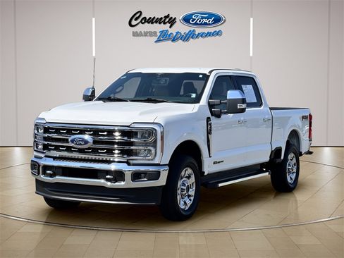 Used 2023 Ford F250 Lariat w/ Chrome Package image 2