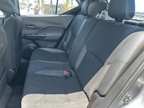 Used 2019 Nissan Kicks SV image 13