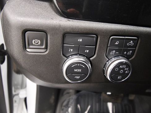 Used 2024 GMC Sierra 3500 SLE w/ SLE Convenience Package image 18