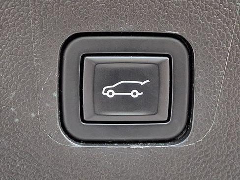 Used 2021 Chevrolet Traverse LT AWD/4WD image 31