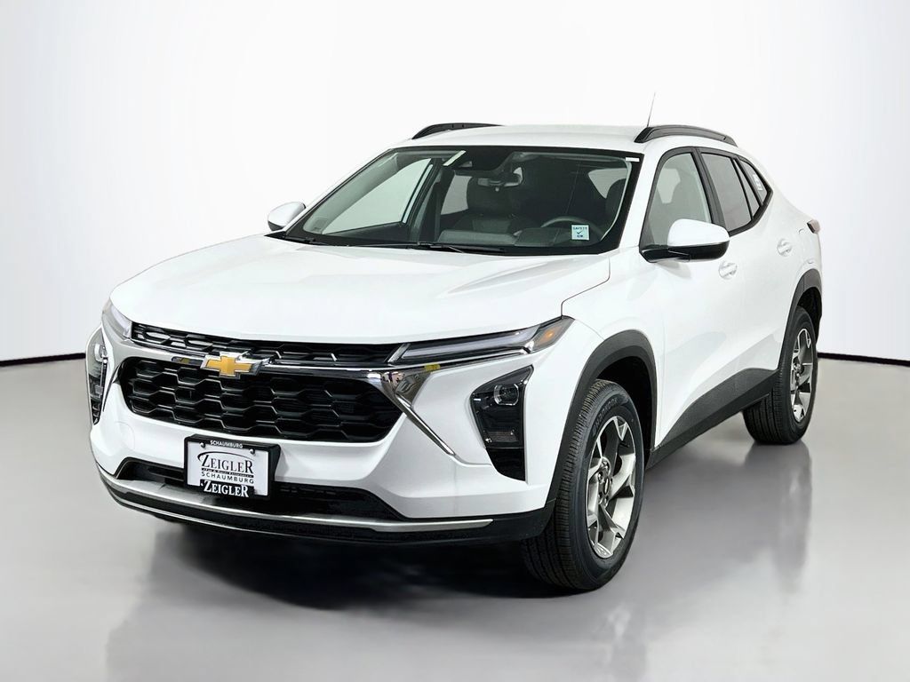 New 2026 Chevrolet Trax LT w/ Driver Confidence Package FWD image 2