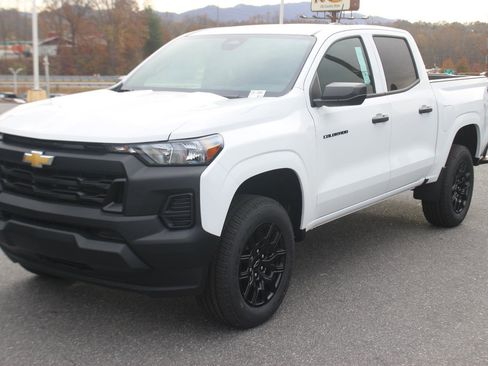 New 2026 Chevrolet Colorado W/T image 3