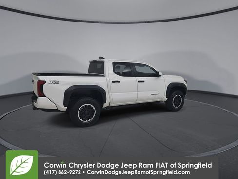 Used 2024 Toyota Tacoma TRD Off-Road image 17