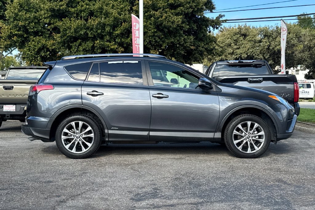 Used 2018 Toyota RAV4 Limited w/ Advanced Technology Package AWD/4WD image 2
