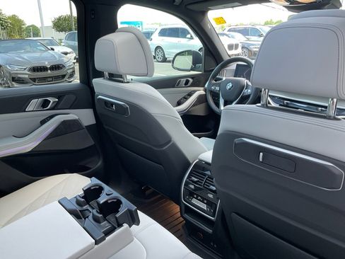 Certified 2025 BMW X5 sDrive40i RWD image 29