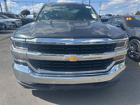 Used 2018 Chevrolet Silverado 1500 LT image 2