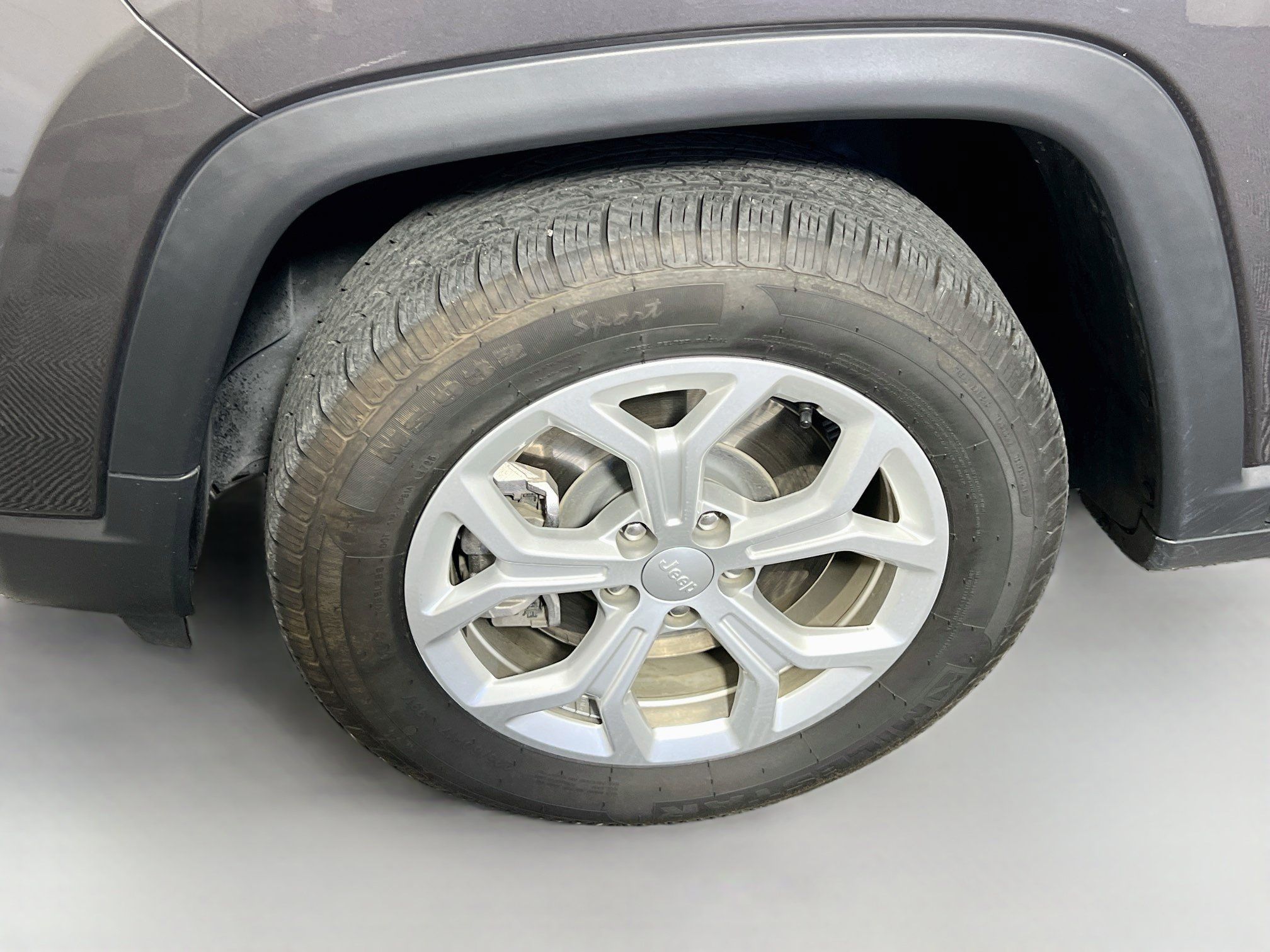 Used 2024 Jeep Compass Latitude AWD/4WD image 13