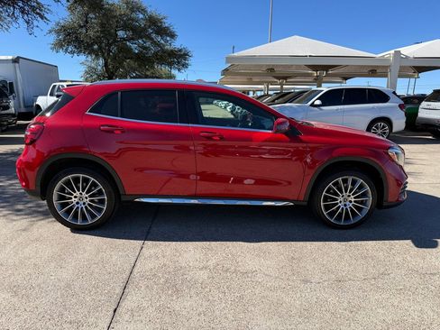Used 2020 Mercedes-Benz GLA 250 4MATIC w/ AMG Line Exterior image 8