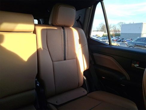 New 2025 Toyota 4Runner Limited image 14