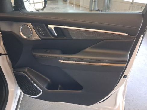 Used 2025 Buick Enclave Avenir w/ Super Cruise Package image 32