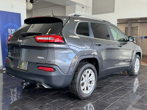 Used 2016 Jeep Cherokee Latitude w/ Cold Weather Group image 6