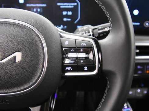 Certified 2025 Kia Sorento SX image 22