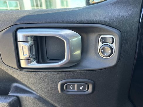 Used 2024 Jeep Gladiator Sport AWD/4WD image 19