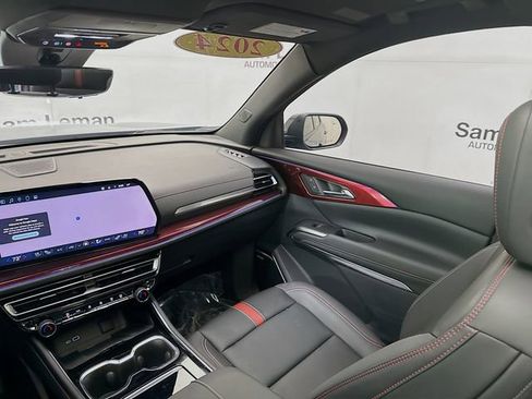 Used 2024 Chevrolet Traverse RS image 26