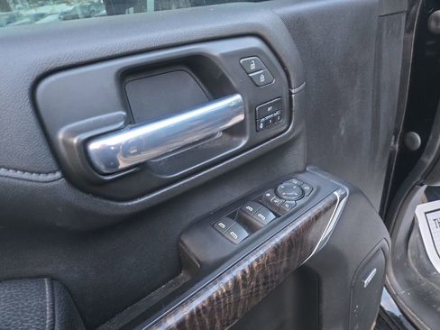Used 2023 GMC Sierra 3500 Denali w/ Denali Black Diamond Edition image 8
