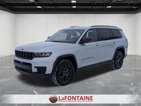Certified 2024 Jeep Grand Cherokee L Laredo image 1