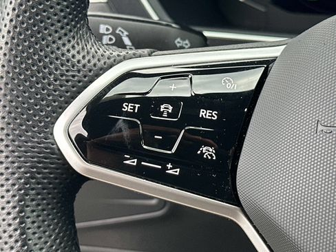 Certified 2024 Volkswagen Tiguan SEL R-Line AWD/4WD image 22