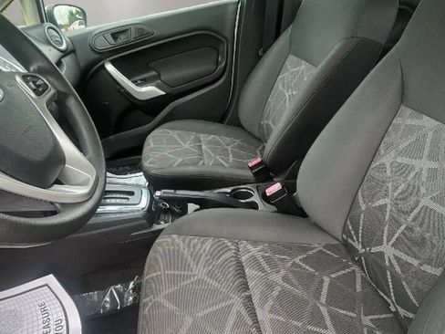 Used 2011 Ford Fiesta SE w/ 201A Rapid Spec Order Code FWD image 9