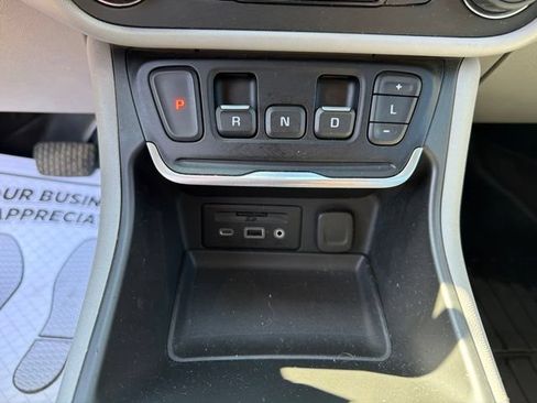 Used 2021 GMC Terrain SLT w/ Infotainment Package II AWD/4WD image 21