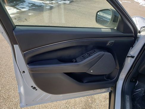 Used 2021 Ford Mustang Mach-E Premium image 10