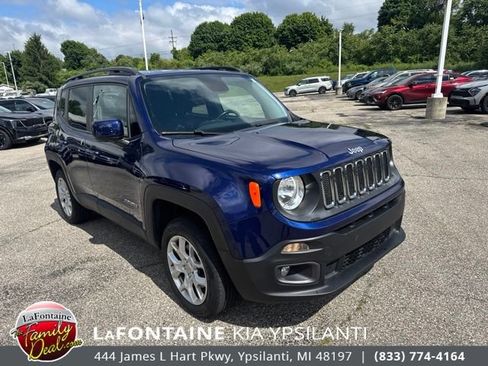 Used 2016 Jeep Renegade Latitude w/ Popular Equipment Group AWD/4WD image 7