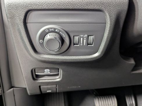 New 2025 Jeep Grand Cherokee Laredo X w/ Luxury Tech Group I image 15