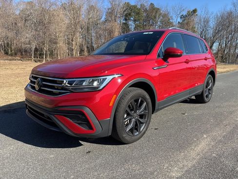 Used 2024 Volkswagen Tiguan Wolfsburg Edition image 12