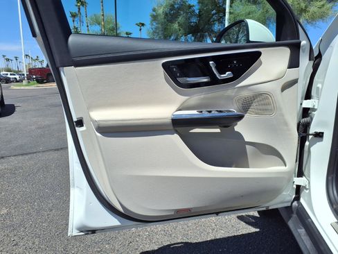 Used 2024 Mercedes-Benz GLC 300 image 18