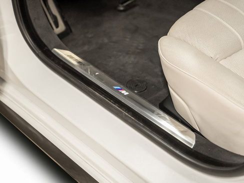 Used 2023 BMW 740i w/ Luxury Rear Seating Package image 62