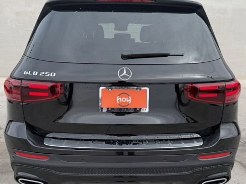 Used 2024 Mercedes-Benz GLB 250 image 4