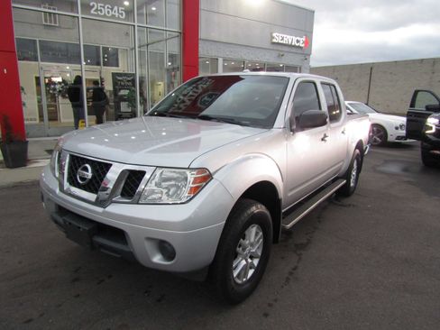 Used 2018 Nissan Frontier SV image 3