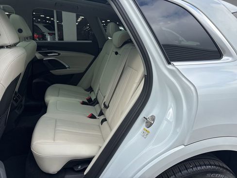Used 2025 Audi Q5 Premium Plus w/ Premium Plus image 14