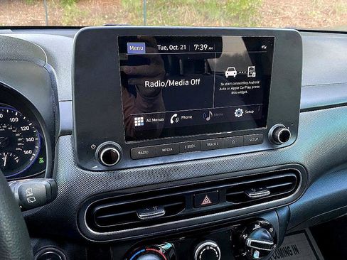 Used 2023 Hyundai Kona SEL image 19