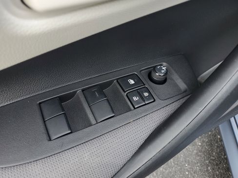 Used 2022 Toyota Corolla LE image 17