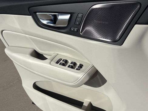 New 2026 Volvo XC60 T8 Ultra w/ Protection Package Premier image 17