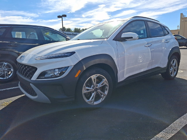Used 2023 Hyundai Kona SEL AWD/4WD image 2